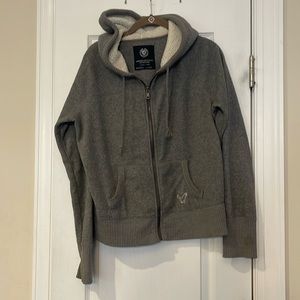 men’s lightweight jacket L  It appears to be closer to Medium